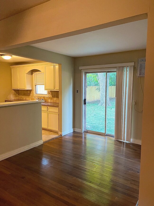 65 Fichter St, Houston, TX 77022 - photo 5