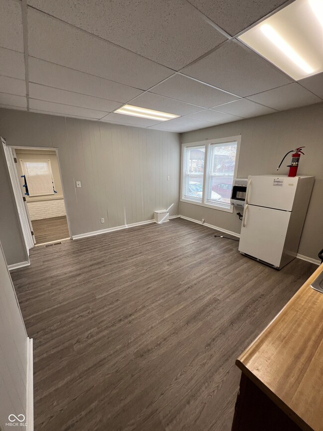 303 2nd St unit 2, Covington, IN 47932 - photo 2