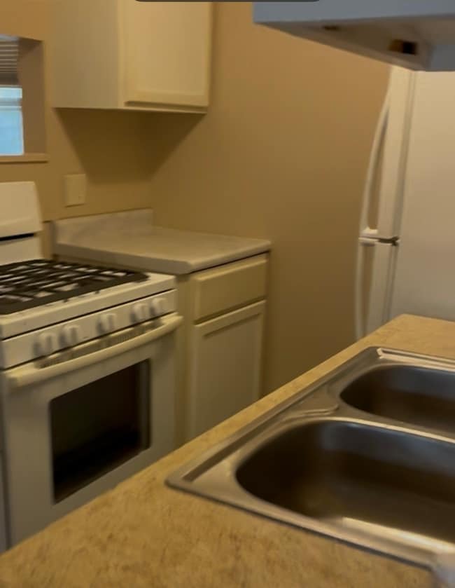 1184 E Merchant St unit 213, Kankakee, IL 60901 - photo 3