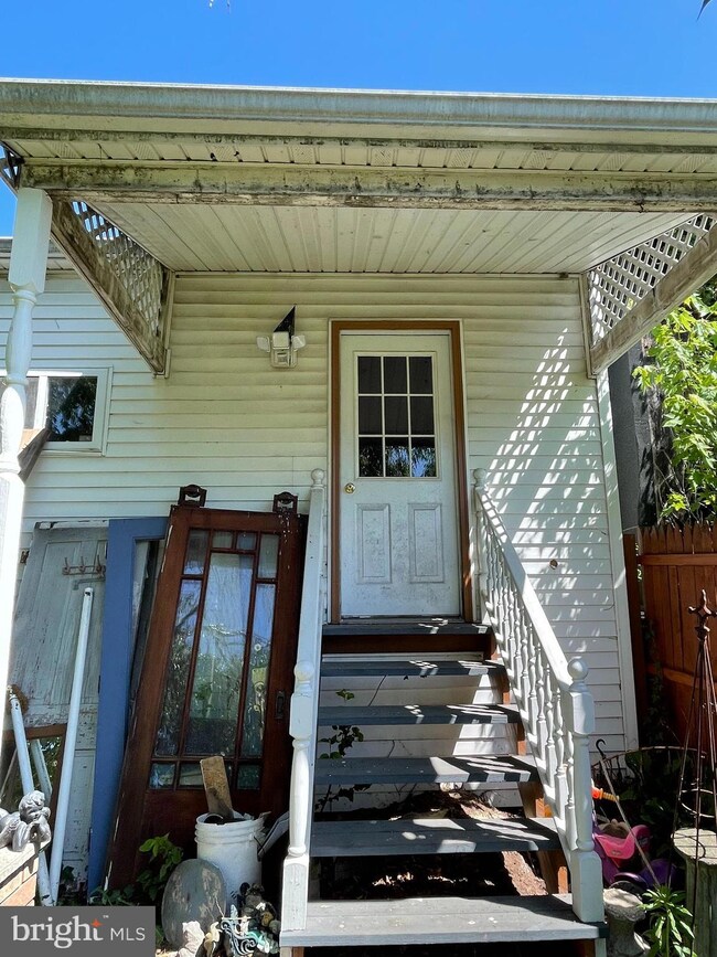 127 and 129 E Market St, Williamstown, PA 17098 - photo 4