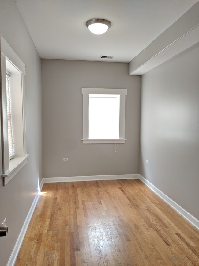 2743 W Arthur Ave unit G, Chicago, IL 60645 - photo 6