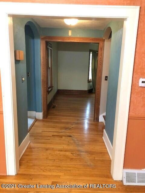 1516 N Genesee Dr, Lansing, MI 48915 - photo 3