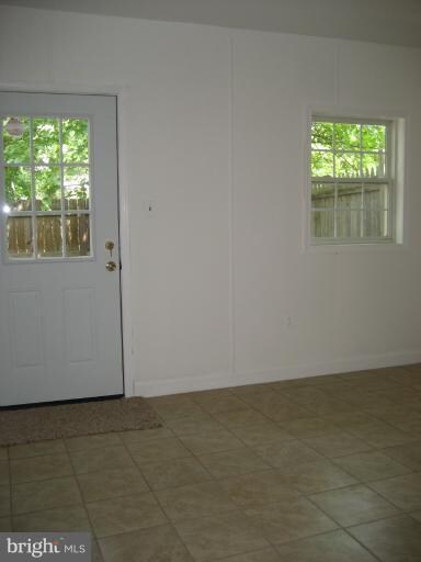 7895 Meadow Ct, Manassas, VA 20109 - photo 7