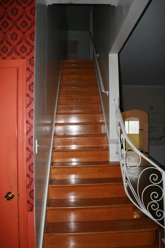 978 Carmalt St, Scranton, PA 18519 - photo 5