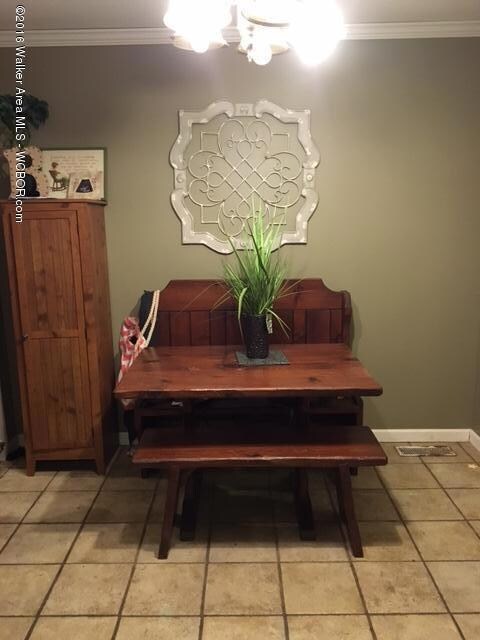 eat in kitchen