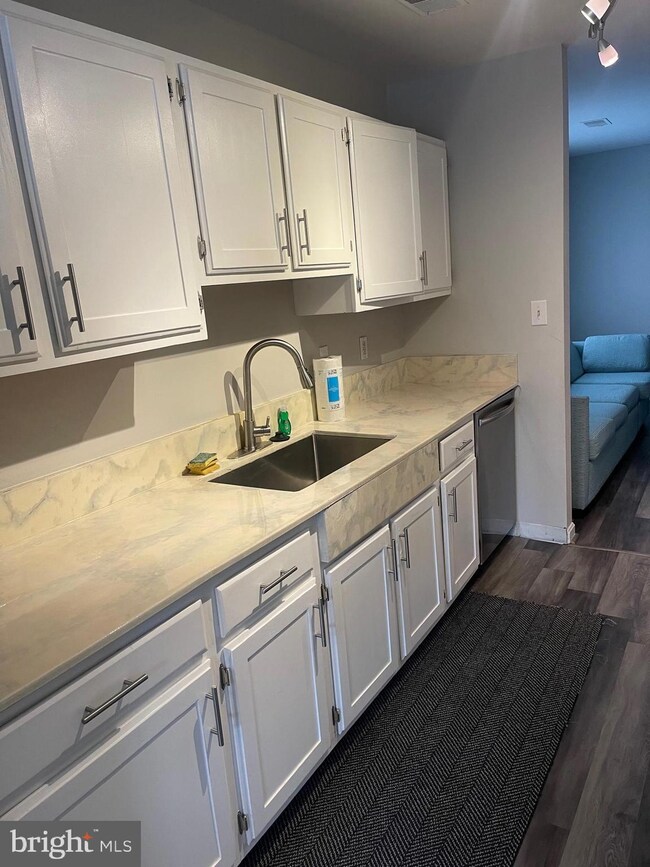 5715 Sweetway Terrace unit 28, Capitol Heights, MD 20743 - photo 4