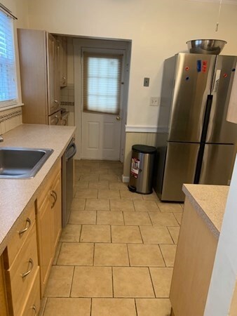 41 Emerald St unit 1, Medford, MA 02155 - photo 7