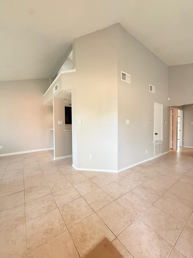 5916 Timbercrest Dr, Arlington, TX 76017 - photo 4