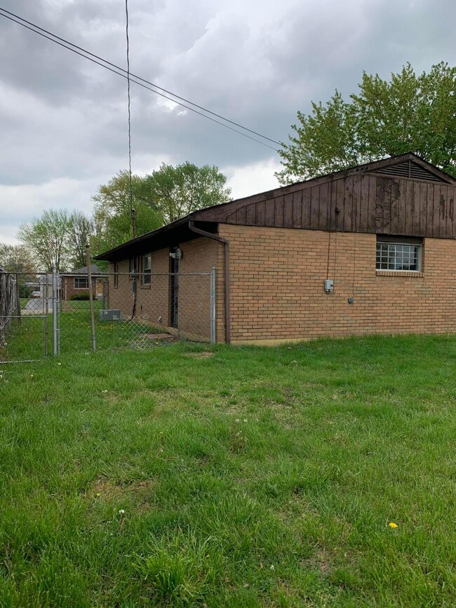 4138 Colby Ave, Columbus, OH 43227 - photo 4