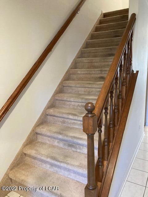 33 Clark Ln, Wilkes-Barre, PA 18705 - photo 3