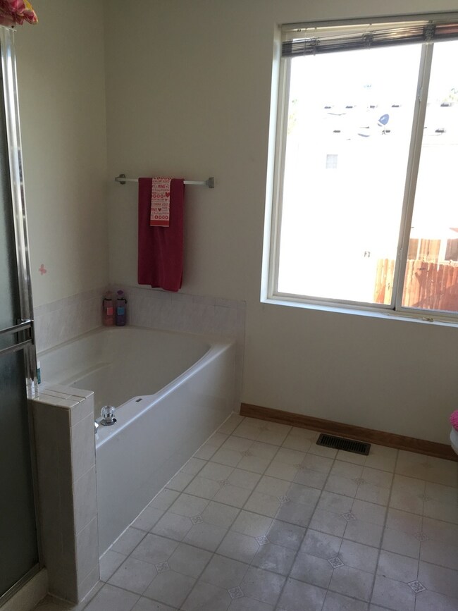 979 Symphony Dr unit 2223, Aurora, IL 60504 - photo 7