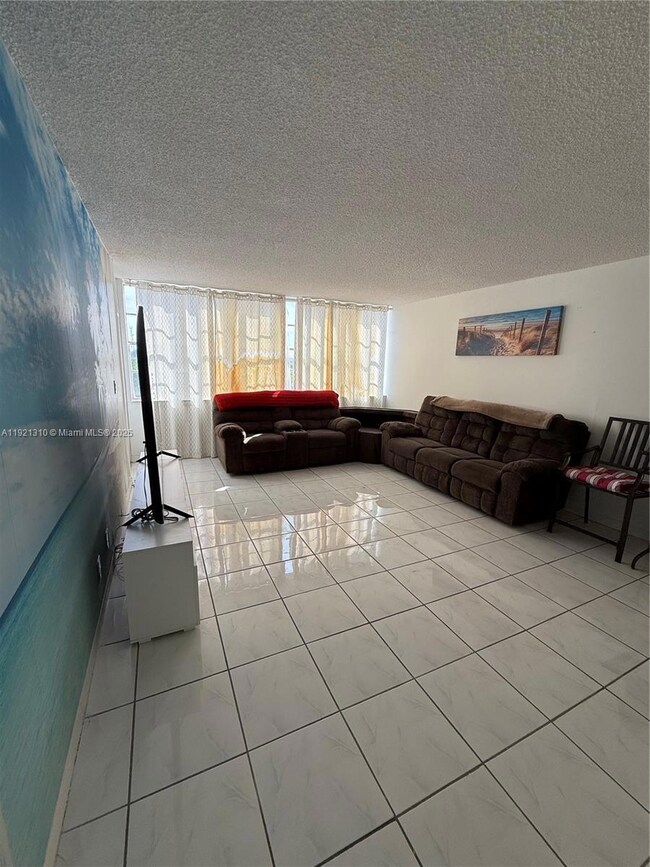 Crestview Towers unit 518, North Miami Beach, FL 33162 - photo 3