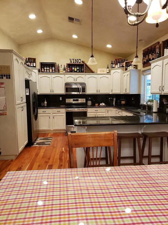 1221 SE Allenwood Dr, Grants Pass, OR 97527 - photo 7