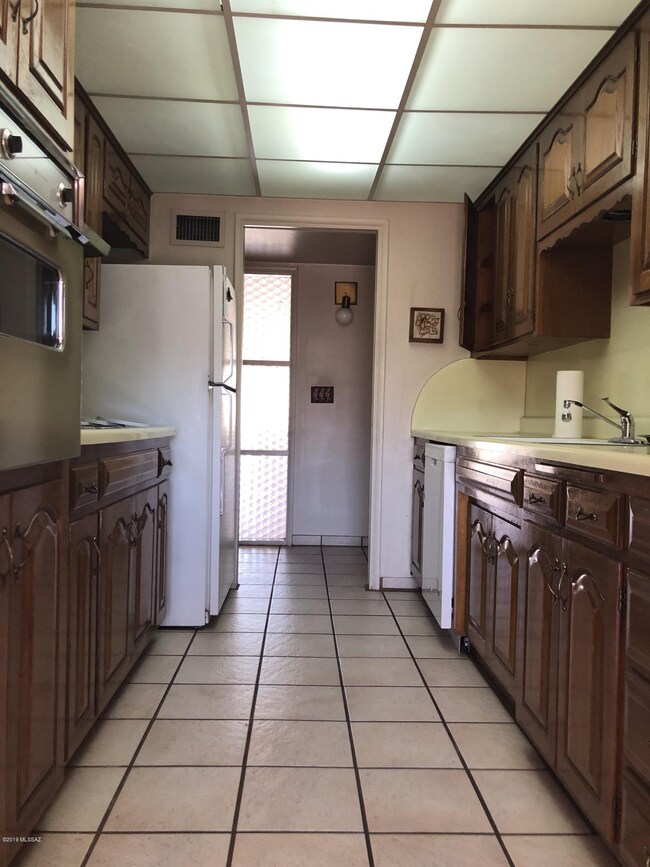 GALLEY KITCHEN