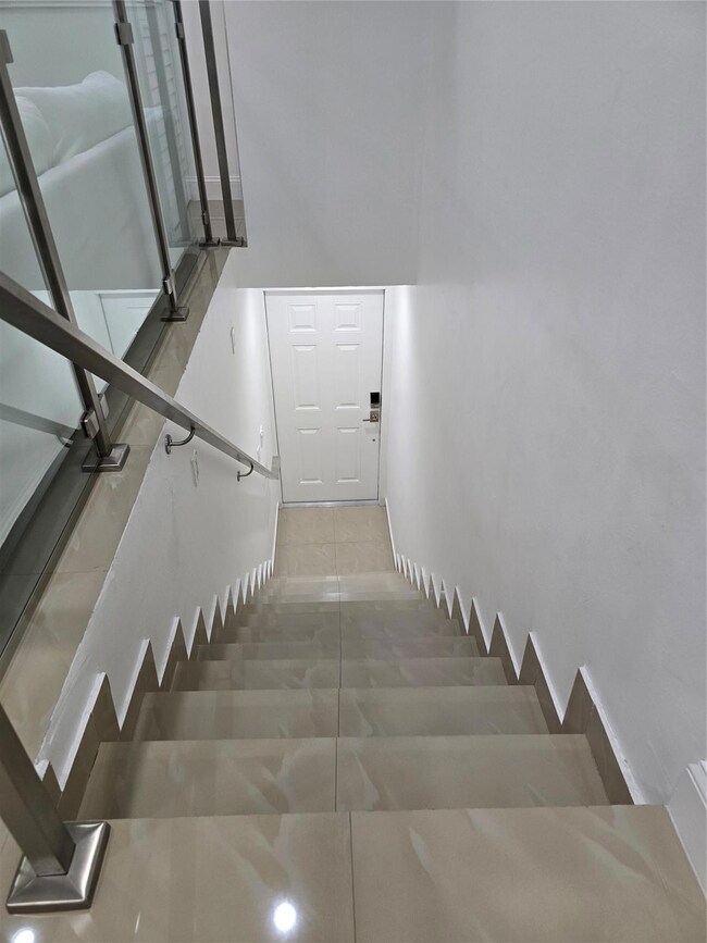 7895 W 29th Ln unit 20216, Hialeah, FL 33018 - photo 2