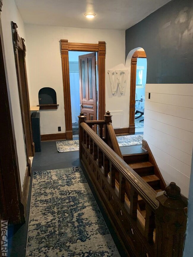 621 S Main St unit 621 1/2, Kenton, OH 43326 - photo 7