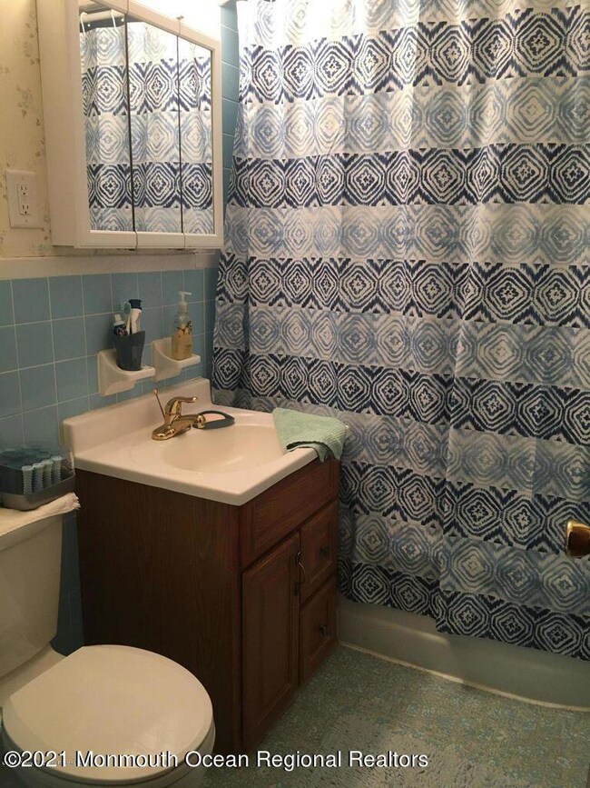 1 Roger Rd, Edison, NJ 08817 - photo 7