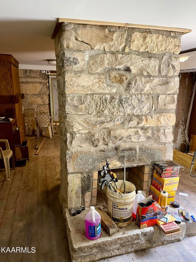 3811ED5B-B9D9-4C39-8A4F-E92A1C62E47D