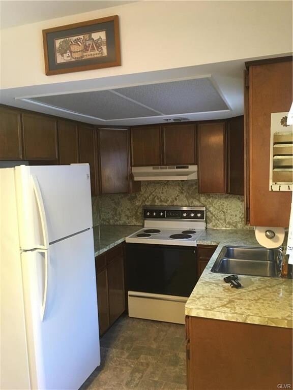 2451 Mountain Rd, Slatington, PA 18080 - photo 6