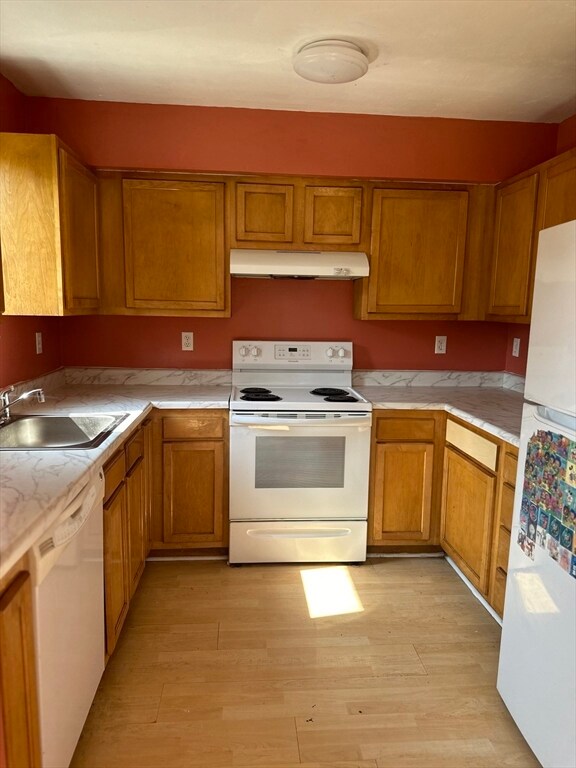 6 Hollis St, Worcester, MA 01610 - photo 3