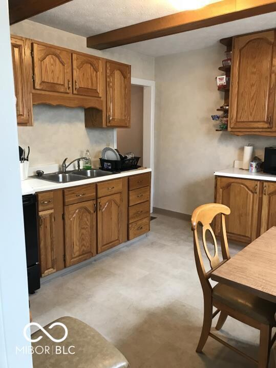 2117 N Maplewood Ave, Muncie, IN 47304 - photo 5