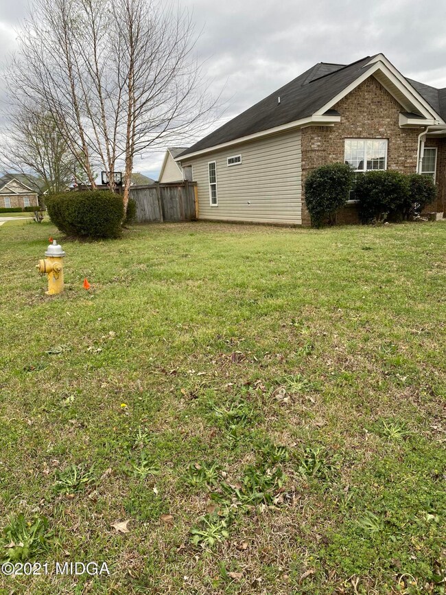 301 Manchester Ln, Byron, GA 31008 - photo 3