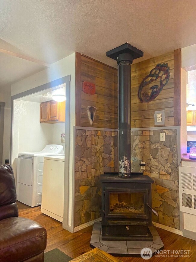 522 Locust St, Omak, WA 98841 - photo 7