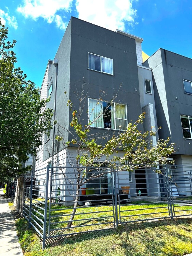 1524 Blodgett St, Houston, TX 77004 - photo 2