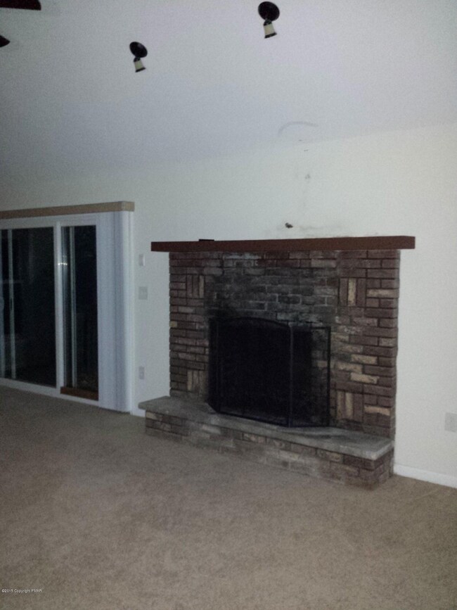 3123 Cherry Ridge Rd, Bushkill, PA 18324 - photo 4