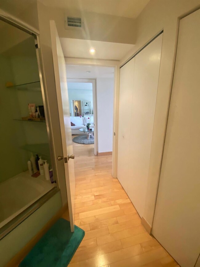 Brickell Key Two Condo unit 1214, Miami, FL 33131 - photo 7