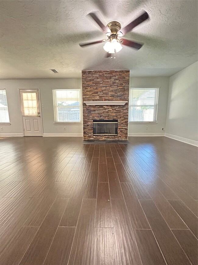 4525 Stonebridge Dr, Pearland, TX 77584 - photo 5