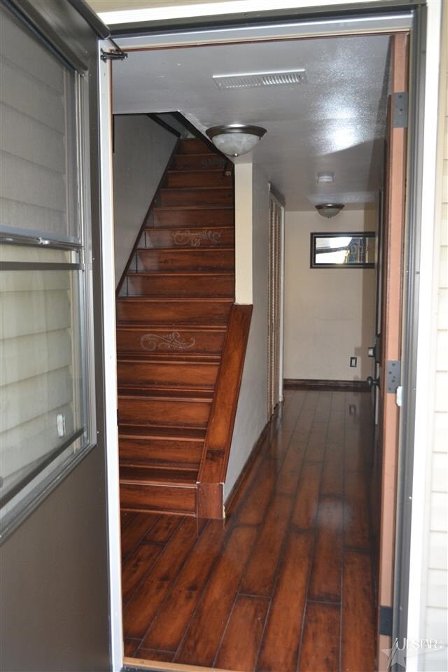 Main entrance & stairway