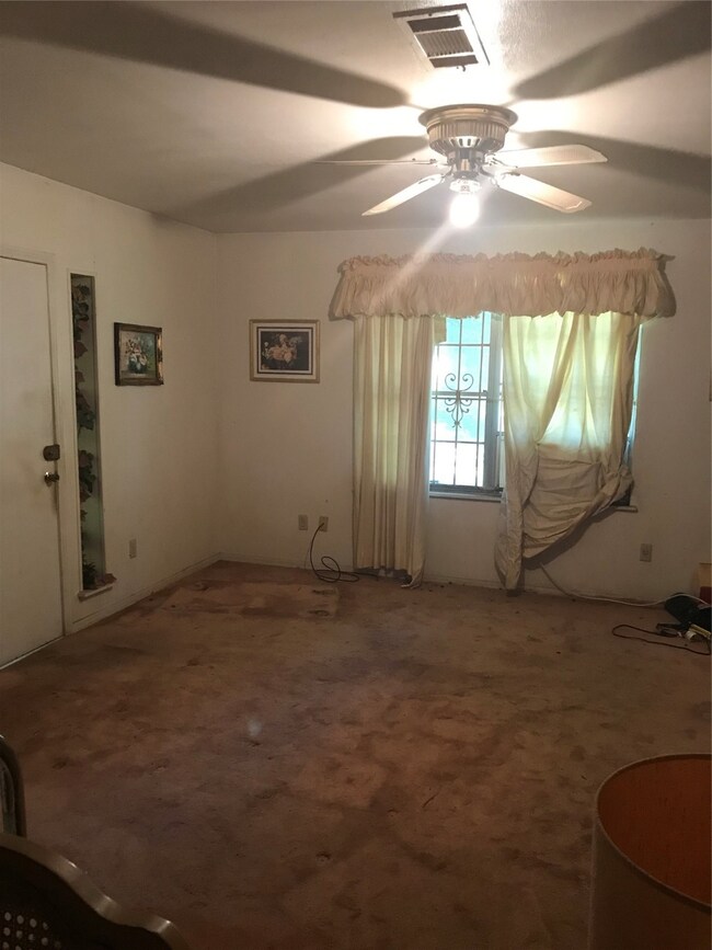 10202 Royal Oaks Dr, Houston, TX 77016 - photo 6