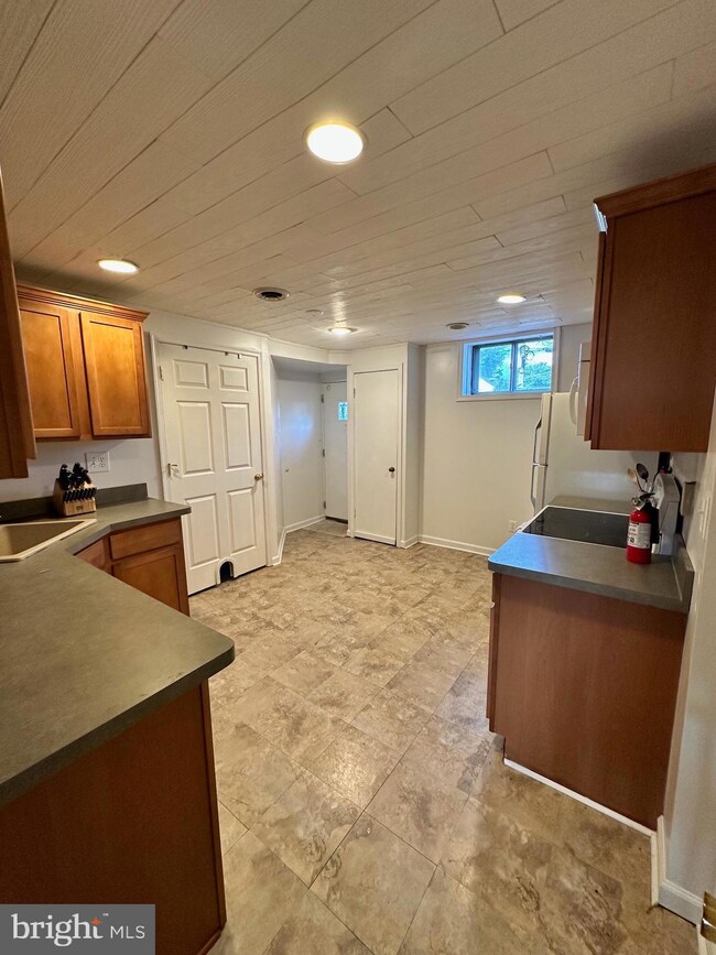 5125 Westland Blvd, Halethorpe, MD 21227 - photo 7