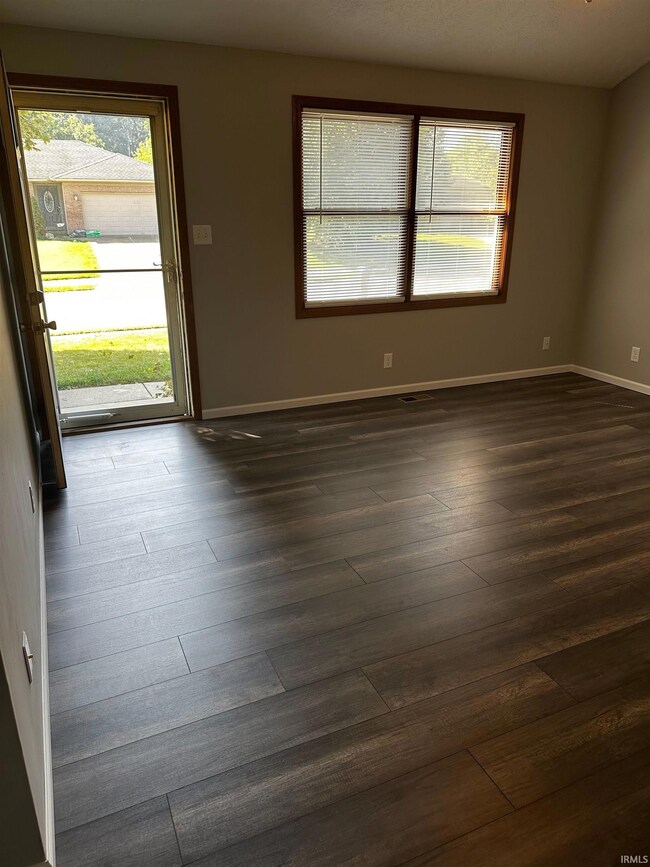 6266 Summit Pointe Way, Newburgh, IN 47630 - photo 3