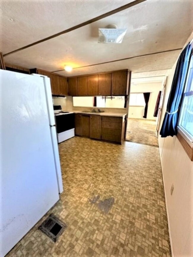 6 Americana Dr, Concord, NH 03303 - photo 5