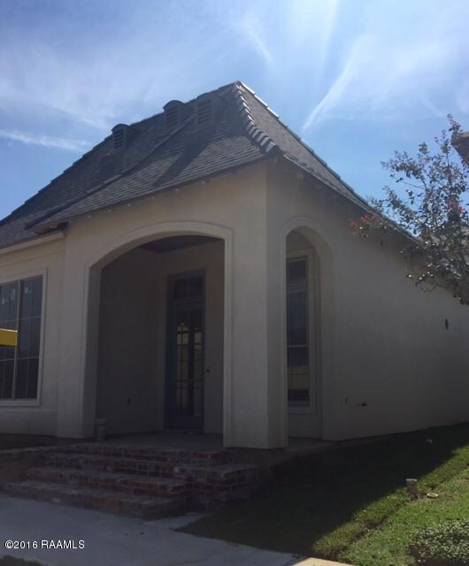 103 Brickel Way front Porch