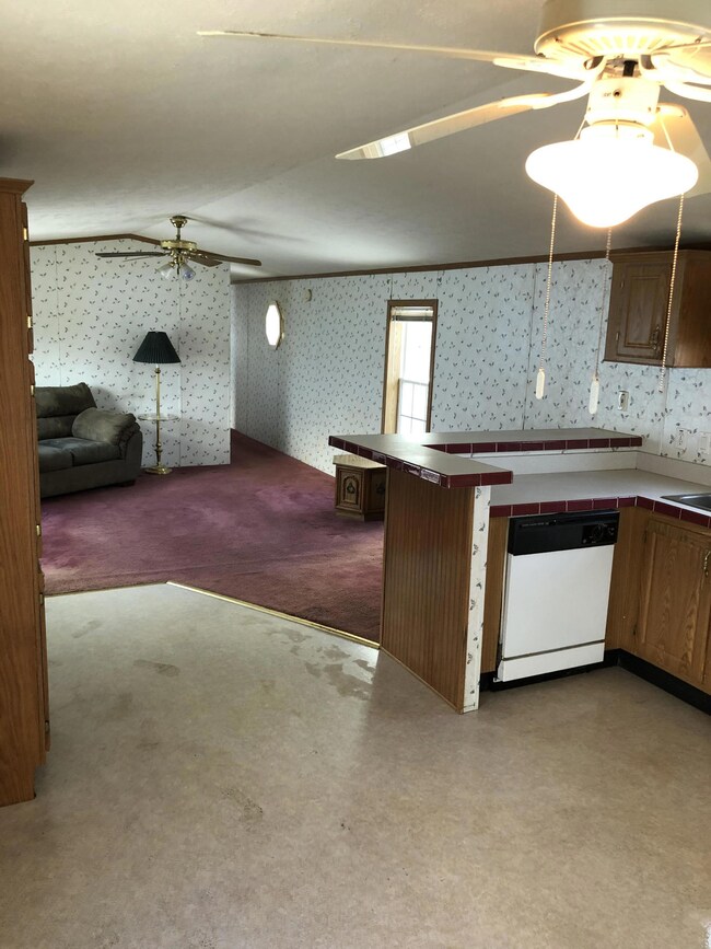 26 Quiet Cove, Jenkins Township, PA 18640 - photo 4