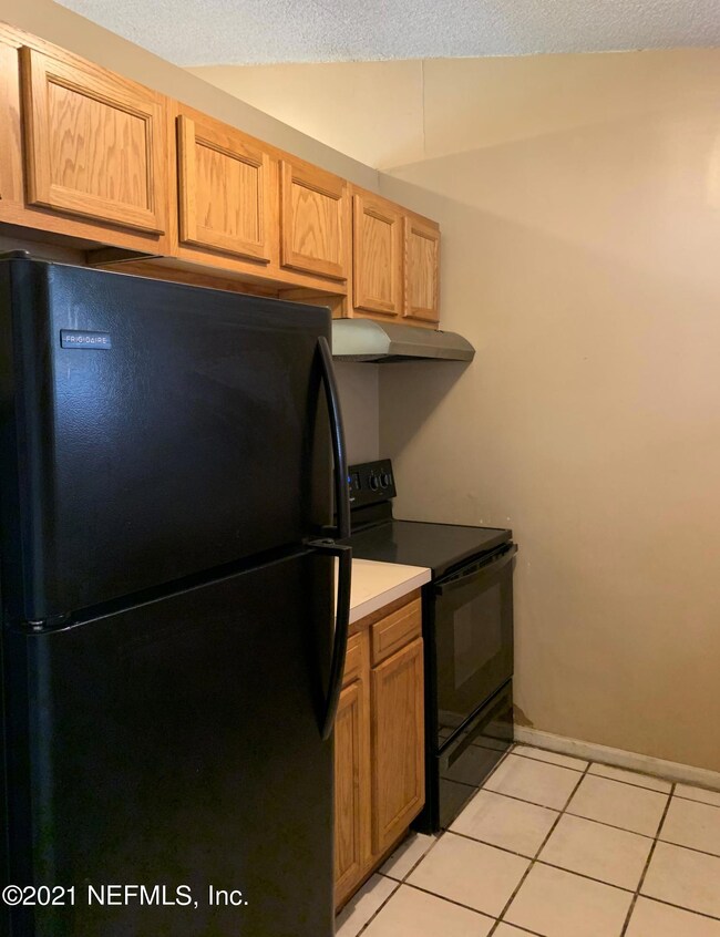 5132 Indian Lakes Ct unit 4, Jacksonville, FL 32210 - photo 4