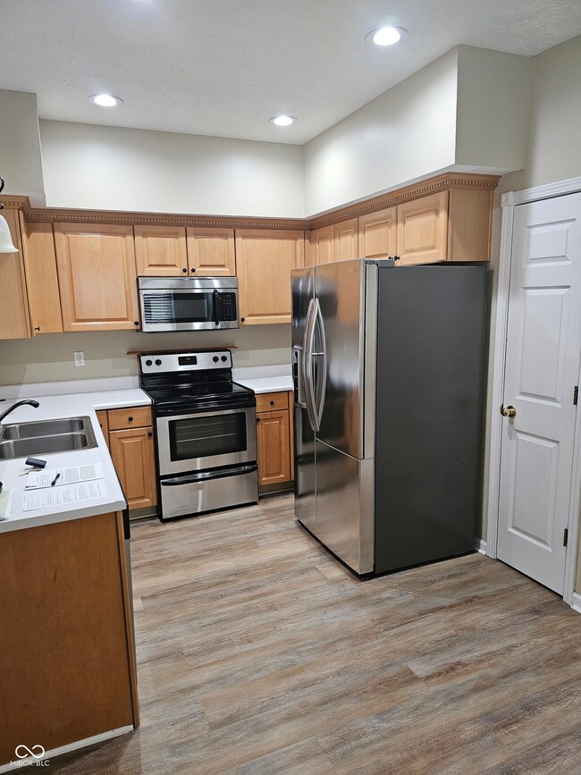 212 Walter St, Carmel, IN 46032 - photo 4