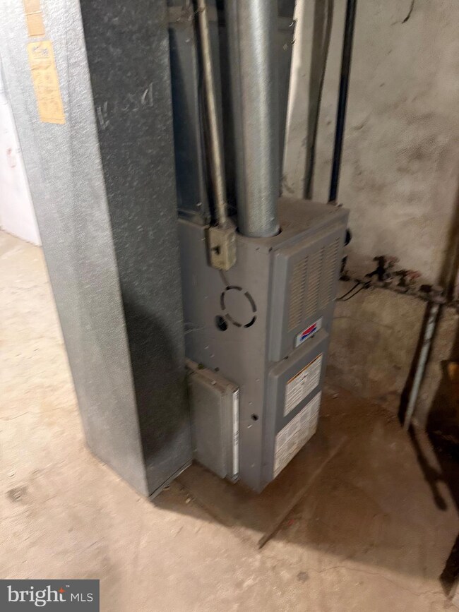 1305 Cotton St, Reading, PA 19602 - photo 5