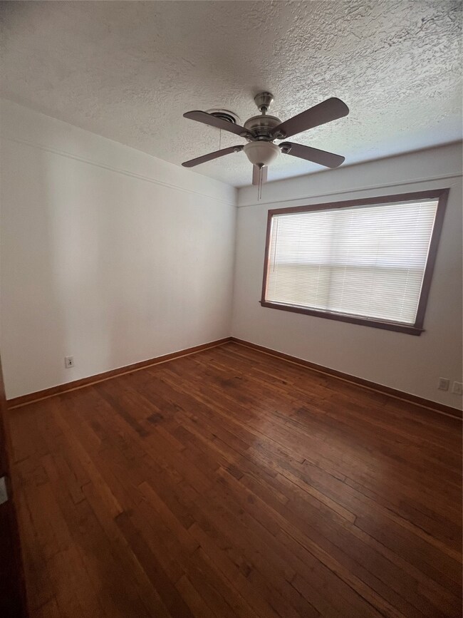 13226 Berwick St, Houston, TX 77015 - photo 5