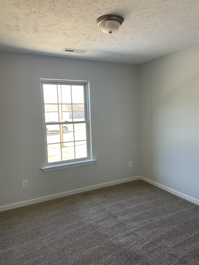 303 Grace Ct, Manchester, TN 37355 - photo 5