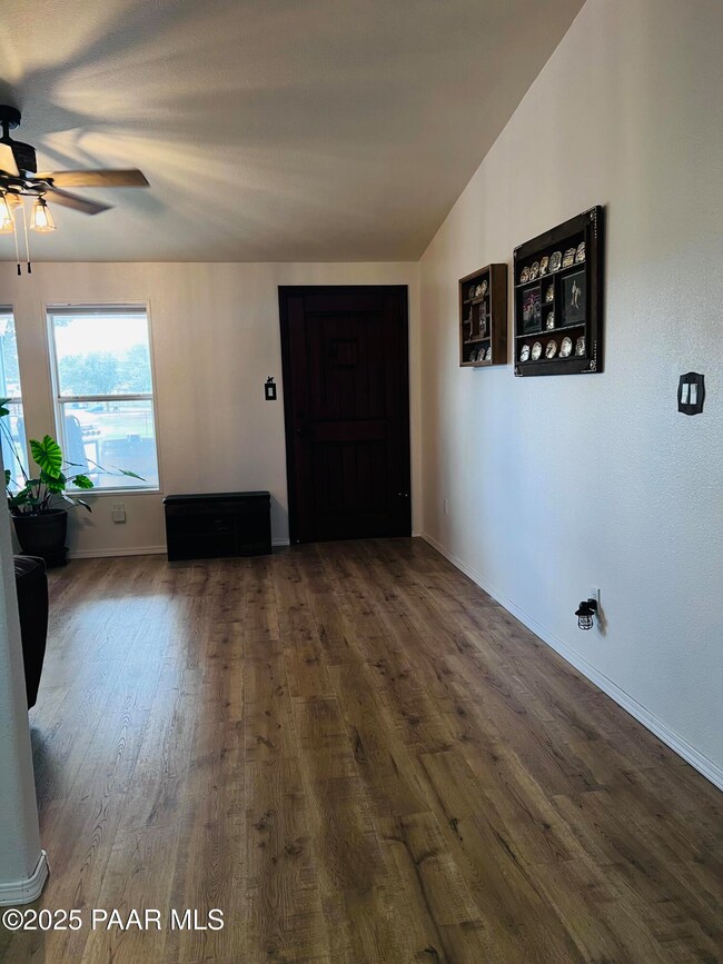 1850 W Kings Ct, Paulden, AZ 86334 - photo 4