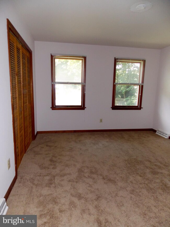 633 Andrews Ave, Darby, PA 19023 - photo 6