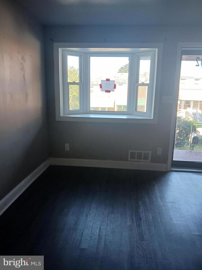 1002 Stamford Rd, Baltimore, MD 21229 - photo 2