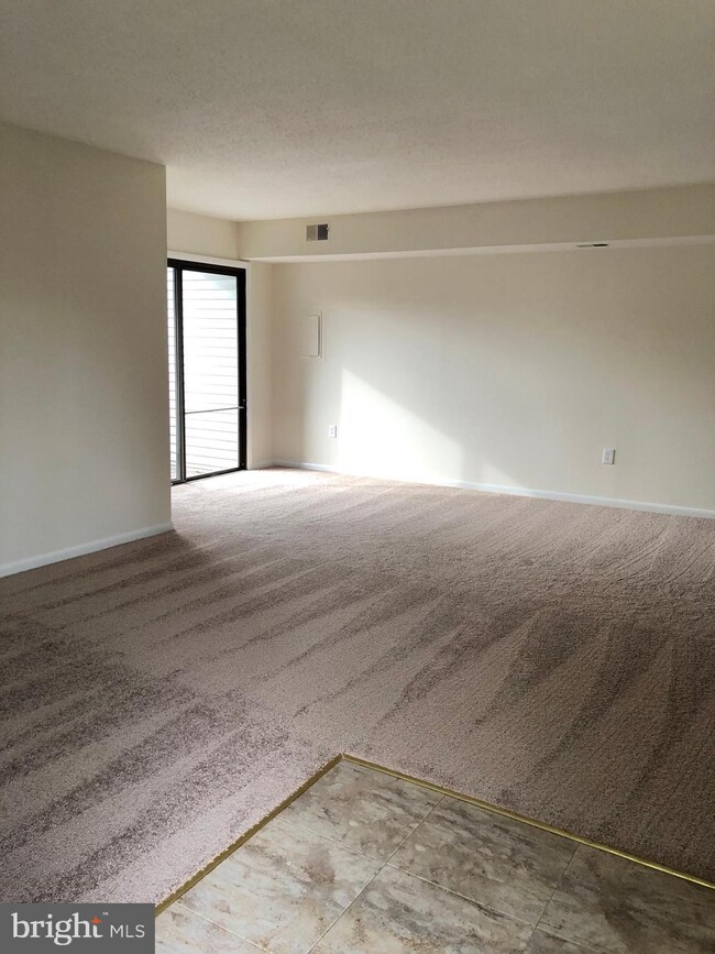 2574 Fox Ridge Ct unit 25, Woodbridge, VA 22192 - photo 3