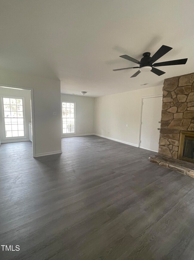 102 Pine - Living 2