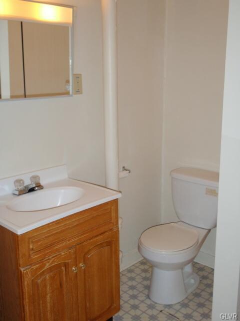 1228 W Turner St unit 2nd Floor, Allentown, PA 18102 - photo 4