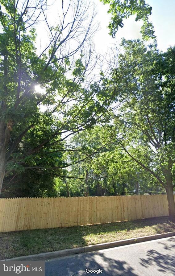 813 & 815 Cypresstree Dr, Capitol Heights, MD 20743 - photo 2